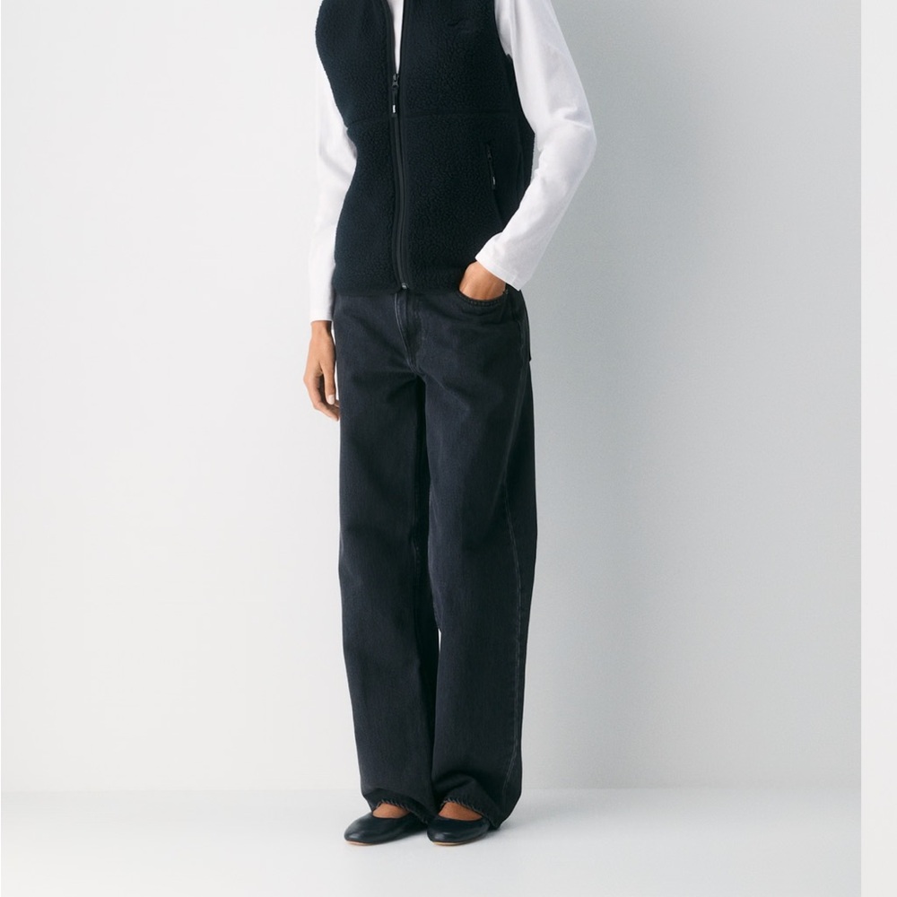 Black Sherpa Fleece Vest - Women - Picture 2 of 4
